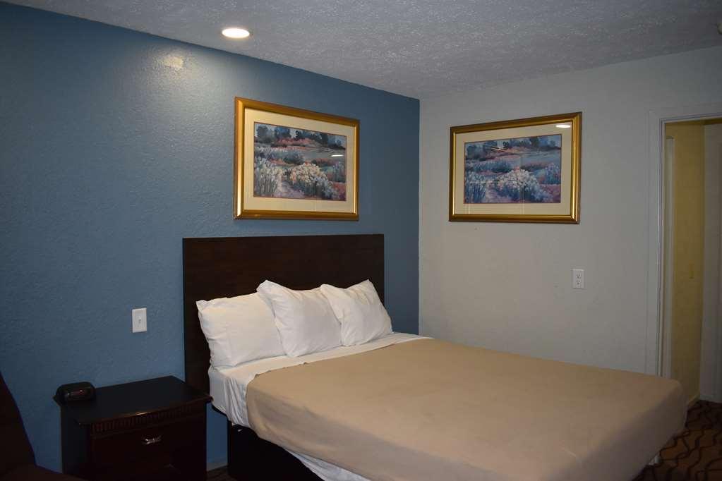 Americas Best Value Inn Marion Room photo