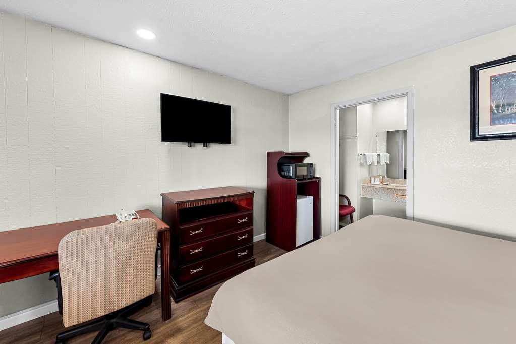 Americas Best Value Inn Marion Room photo